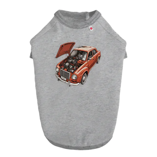 スポーティな赤い車がセンターに駐車。 Dog T-shirt