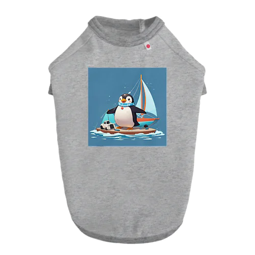 おもちゃのヨットでかわいいペンギンに出会おう Dog T-shirt