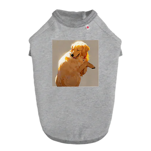 幸せそうに寝るゴールデンレトリバー Dog T-shirt