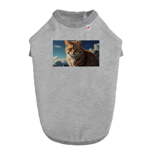 こちらを見つめる猫 ドッグTシャツ