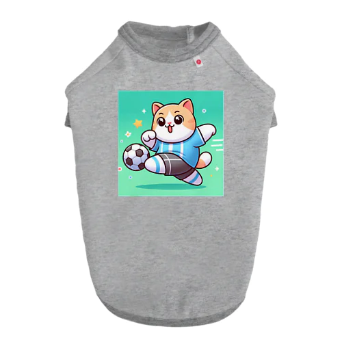 シュートをする猫 ドッグTシャツ