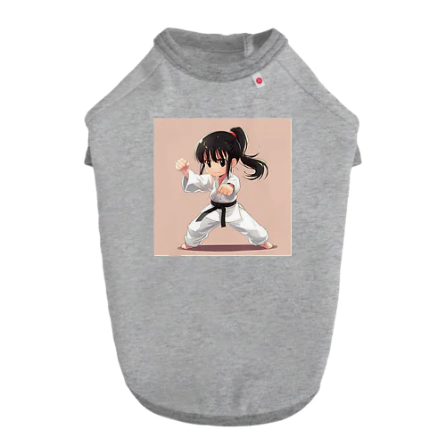 空手をしている女の子 Dog T-shirt