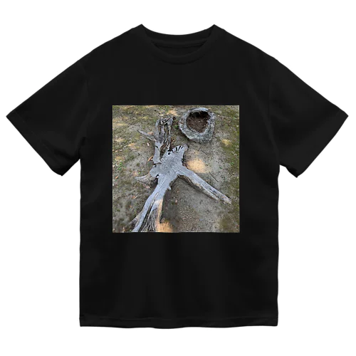 根っこ宇宙人。/Tree root alien Dry T-Shirt