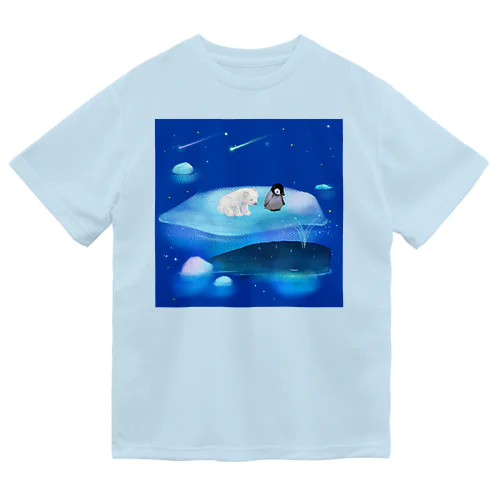 漂流した氷の上でクジラを眺めるしろくまくんとペンギンちゃん Dry T-Shirt