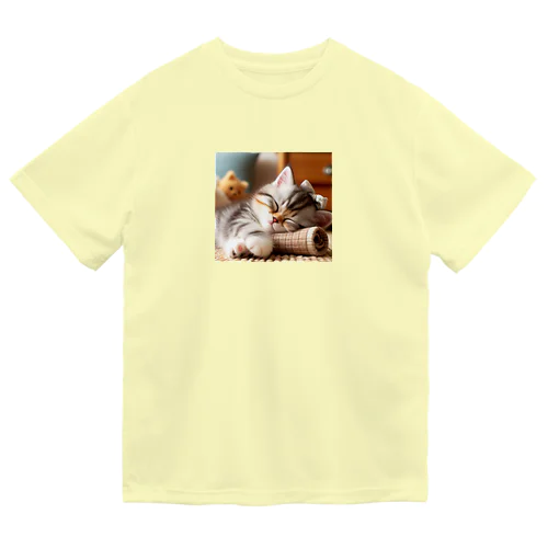 眠るにゃんこ😺zzz Dry T-Shirt