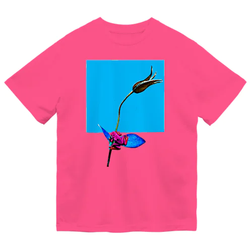 ヤドクガエルと花 Dry T-Shirt