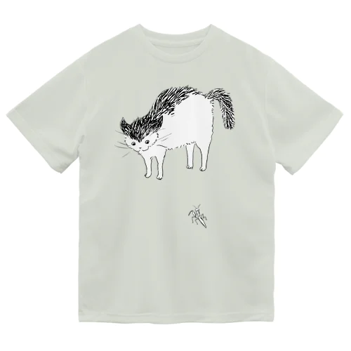 猫とカマキリ ドライTシャツ