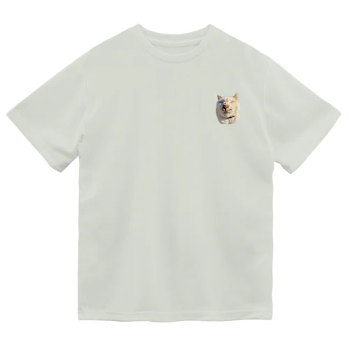 たまらない島猫のどアップ顔グッズ① Dry T-Shirt