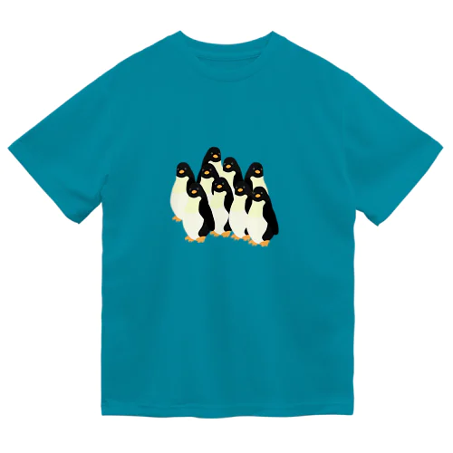 こっちを見てくるペンギン ドライTシャツ