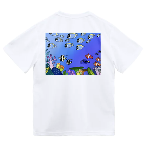 パウダーブルーが泳ぐ海 ドライTシャツ