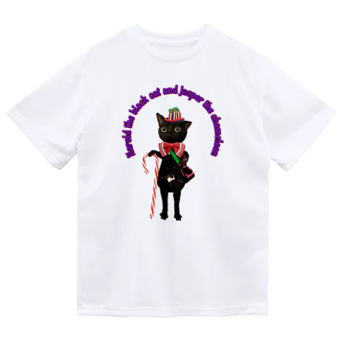 黒猫のハロルドとカメレオンのジャスパー ドライTシャツ