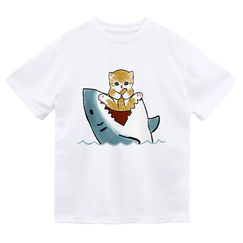 サメにゃん危機一髪 Dry T-Shirt