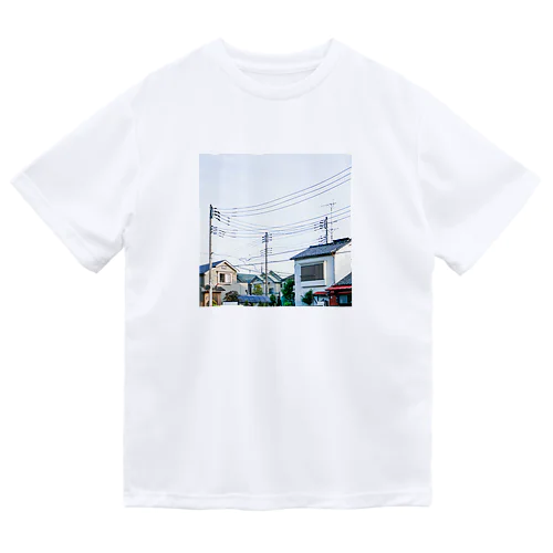 電線と家々 Dry T-Shirt