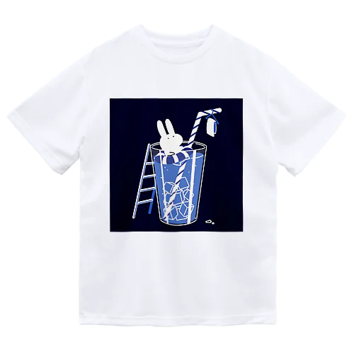 コップの海のうさぎ Dry T-Shirt