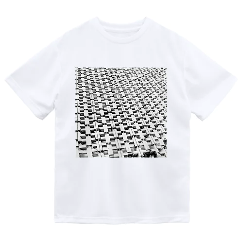 千代田区の壁 Dry T-Shirt