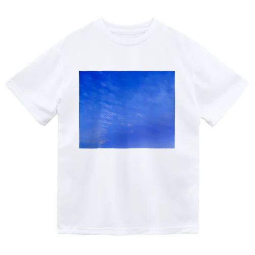 夏の気配 Dry T-Shirt