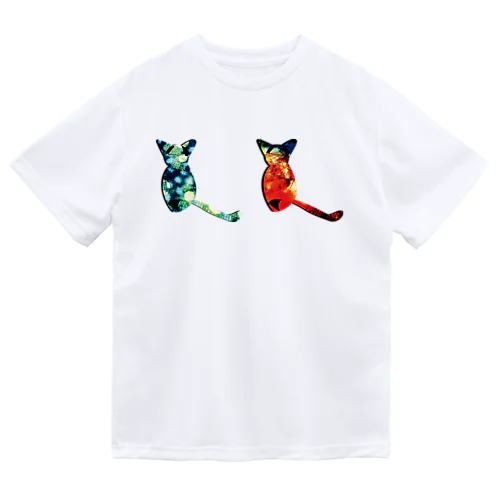 青い猫赤い猫 Dry T-Shirt