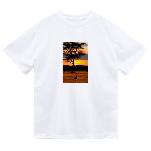 ダチョウと夕日 Dry T-Shirt