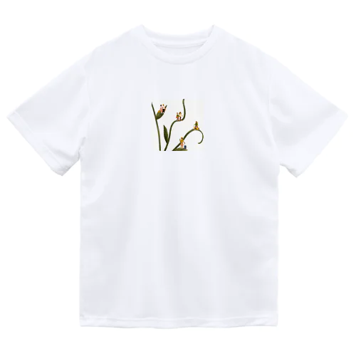 木の上の小人たち Dry T-Shirt