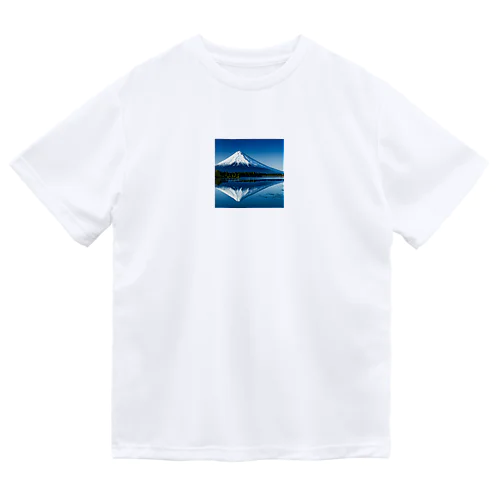 湖に反射する富士山 Dry T-Shirt