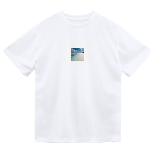 Beautiful beach Dry T-Shirt