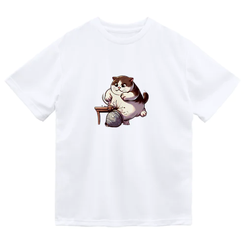 怒っている太った猫 ドライTシャツ