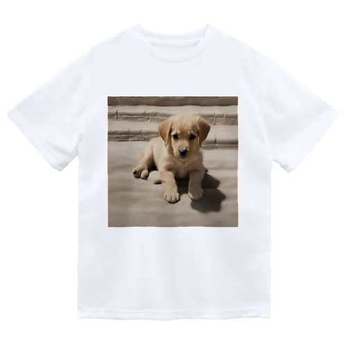 かわいい仔犬のグッズ ドライTシャツ