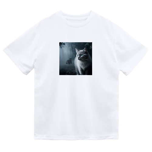 「境界を見つめる猫の眼差し」 Dry T-Shirt