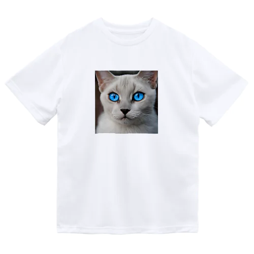 青目の猫 Dry T-Shirt