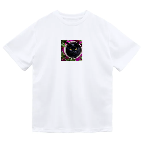 春の庭の猫 ドライTシャツ