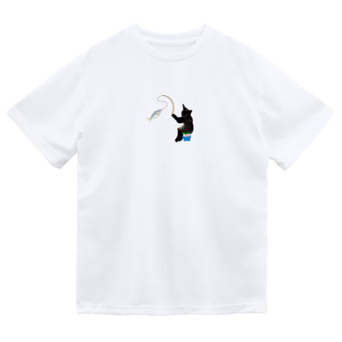 釣りをする黒猫 Dry T-Shirt