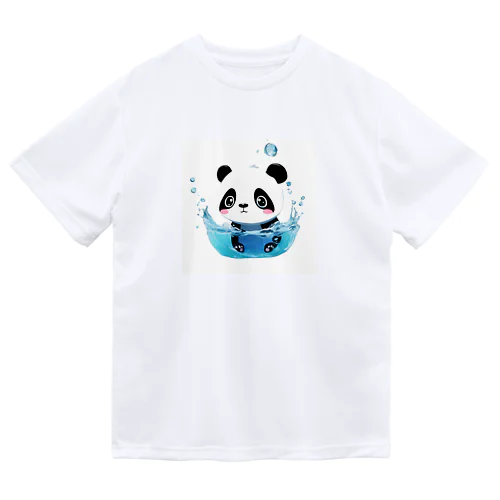 水に落ちるパンダ ドライTシャツ