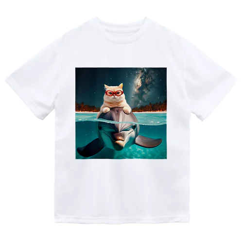 イルカと猫が海を共に泳ぐ異種間の絆が存在 ドライTシャツ