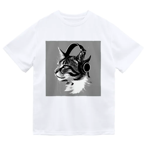 ヘッドホンをした猫 Dry T-Shirt