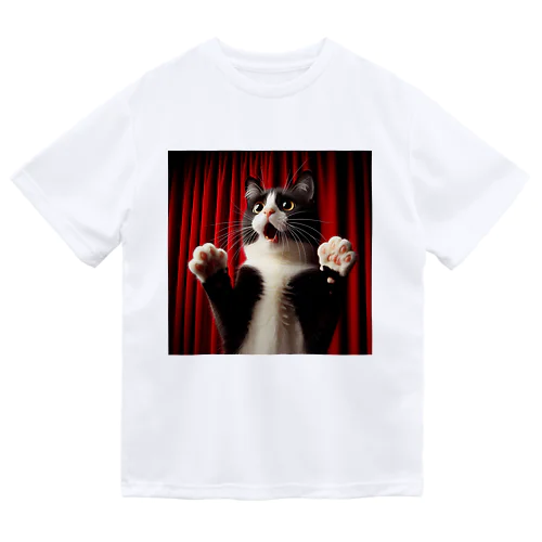 びっくり猫君 Dry T-Shirt