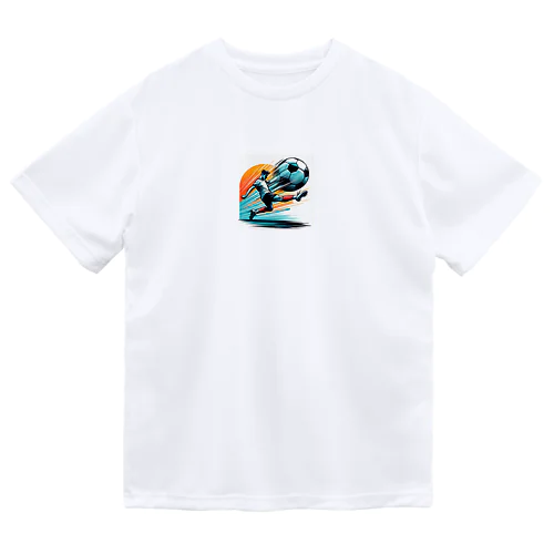 夕日を背にサッカーボールを蹴りシュート Dry T-Shirt