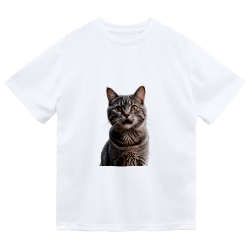 びっくり猫ミーム ドライTシャツ