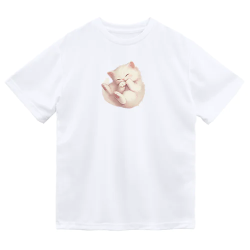 夢の中で冒険中のかわいらしい猫ちゃん。 ドライTシャツ