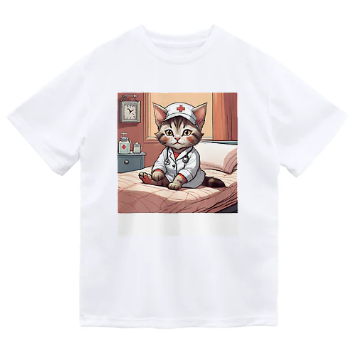 看護師気分の子猫1 Dry T-Shirt