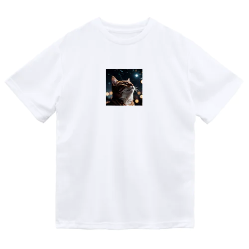 星を見る猫 Dry T-Shirt