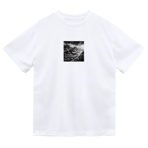 （モノクロ写真風）山間の戦場のジオラマ③ Dry T-Shirt