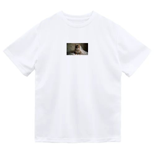 ウエディングドレスを着た猫 Dry T-Shirt