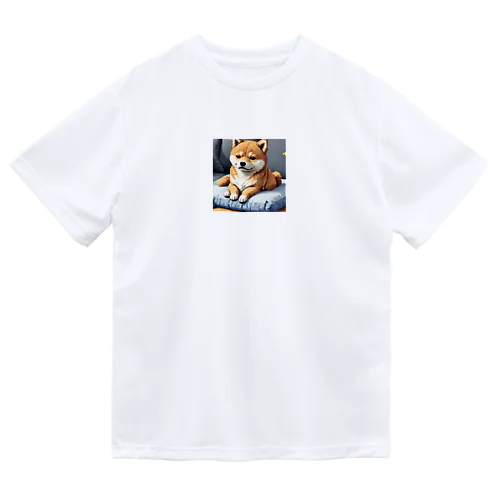 クッションの上でくつろぐ柴犬 Dry T-Shirt