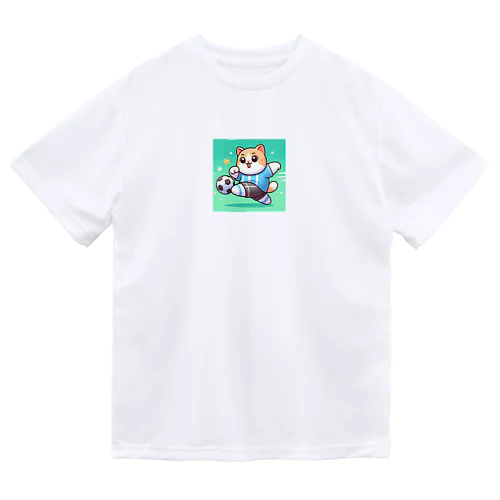 シュートをする猫 Dry T-Shirt