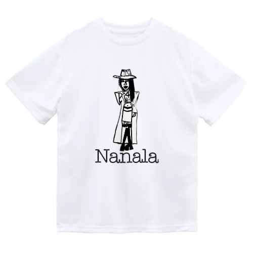 モデルの名はNanala Dry T-Shirt