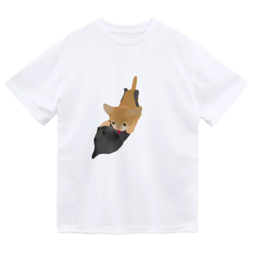 毛づくろいする猫 ドライTシャツ