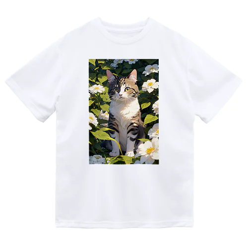 お花畑で遊んでる猫 ドライTシャツ