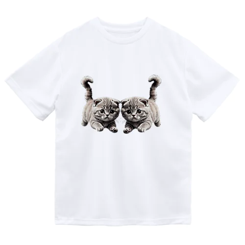 やんちゃな子猫 ドライTシャツ