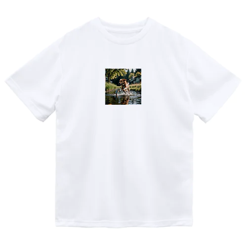 水辺を走る犬 dog runnning on the water Dry T-Shirt