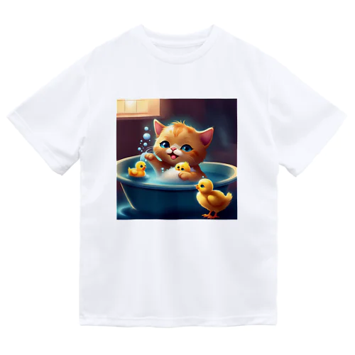 かわいい猫ちゃんとひよこさんたちの楽しいお風呂タイム ドライTシャツ